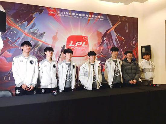 王励勤能否 王励勤能否